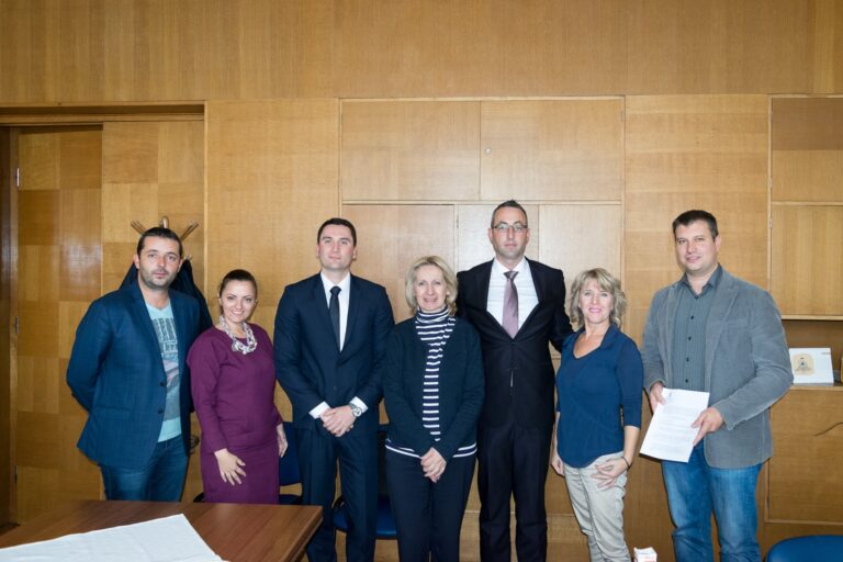 Потписан уговор о реализацији пројекта „Омладински клуб Сремски Карловци“