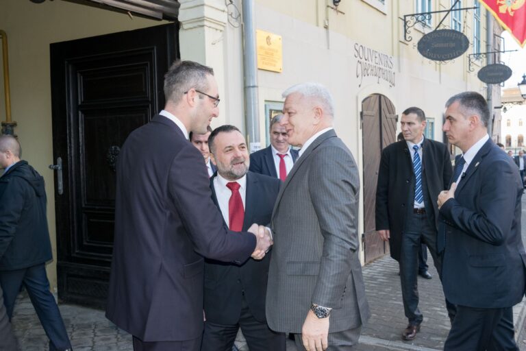 Председник Владе Црне Горе посетио Сремске Карловцe
